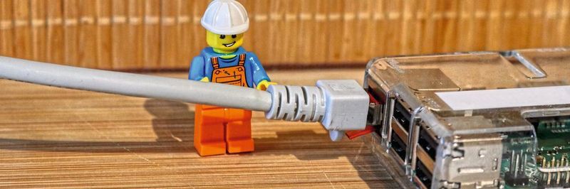 Eine Basis-Infrastruktur für den Einsatz von TSN mit Mainline-Linux ist bereits vorhanden. Doch in wie weit sind die gültigen Standards bereits umgesetzt? Wieviel eigene Hand muss angelegt werden, wenn Time-Sensitive-Networking über industrielles Linux gewährleistet werden soll?