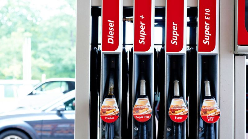Die Preise für Diesel und Benzin sollen in den kommenden Jahren schrittweise steigen.