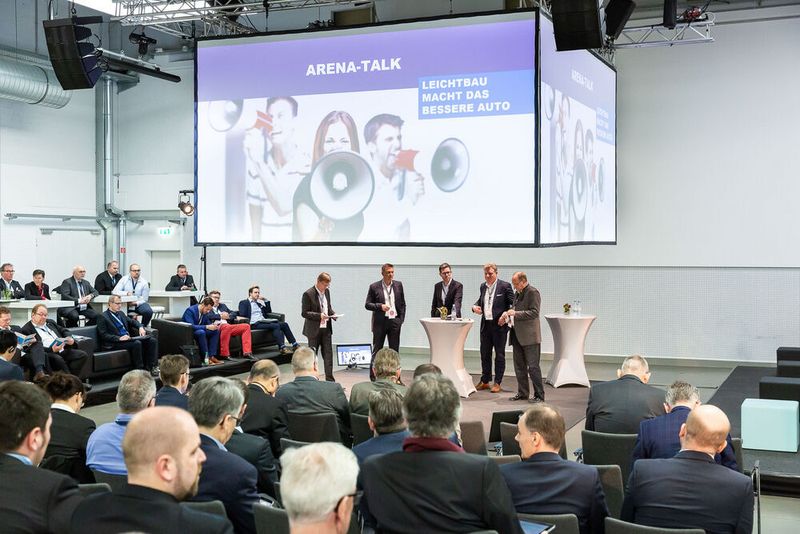 Live-Diskussion zum Technologietransfer-Programm Leichtbau: Für welche Unternehmen ist es besonders interessant? Welchen Beitrag können die OEMs dazu leisten?