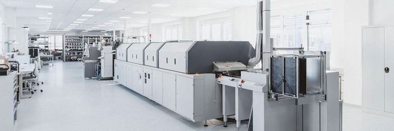 Mit Durchblick: Reinraum zur Produktion von Halbleitertechnik der Pro Design Electronic GmbH in Bruckmühl bei München.