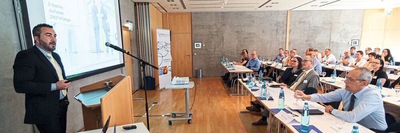 Referenten aus Medizintechnik-Unternehmen und Benannten Stellen sind bei dem Symposium „MDR-Audits – Best Practice & Learnings“ am 10. Februar 2021 in der Tuttlinger Stadthalle dabei. Den Impulsvortrag „Die EU-MDR in der tatsächlichen Anwendung – es bleibt herausfordernd“ hält Dr. Bassil Akra, Geschäftsführer der Qunique GmbH.