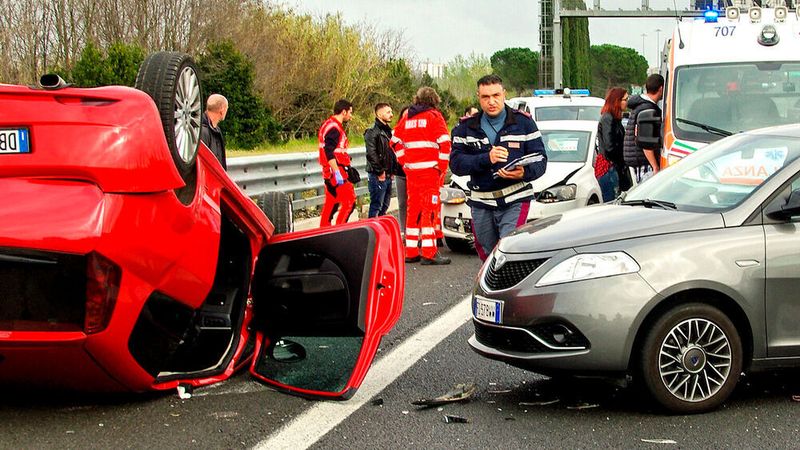 Die Zahl der Unfälle mit Toten und Verletzten soll nach dem Willen des Verkehrssicherheits weiter deutlich sinken. Doch dafür sind weitere Anstrengungen nötig.