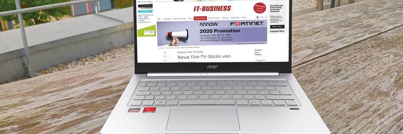 In dem silbernen Aluminiumgehäuse des Acer Swift 3 schlägt als Prozessorherz ein AMD Ryzen Renoir mit sechs Cores.