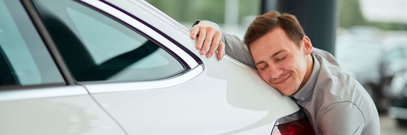 Der Firmenwagen ist ein beliebtes Employee Benefit, das gerne angenommen wird.
