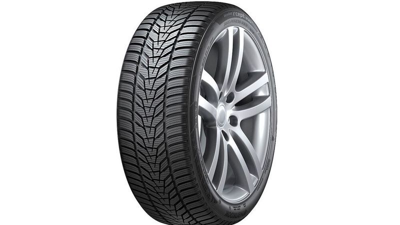 Hankook Winter I-Cept evo 3: Die beiden 20 Prozent breiteren Entwässerungsrillen im V-förmigem Profil reduzieren die Gefahr von Aquaplaning.