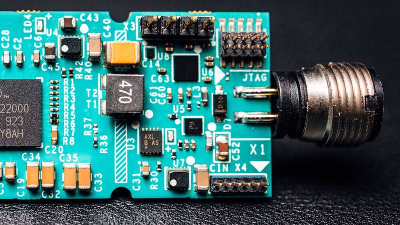 IO-Link: Das konfigurierbare IO-Link-Referenzdesign von Maxim reduziert Ausfallzeiten durch Intelligenz an der Edge.