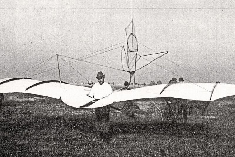 Der Lilienthal Normalsegelapparat mit vergrößertem Seitenleitwerk im Juni 1895.
