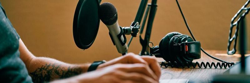 Es braucht übergreifende Standards oder praktikable Lösungen damit die Podcast-Vermarktung im breiten Media-Mainstream ankommt.