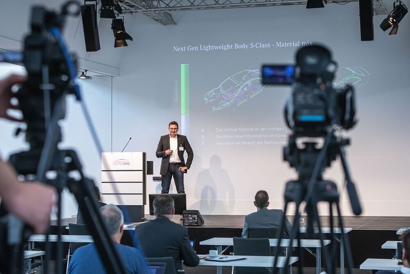 Thomas Behr, Leiter Rohbau-Engineering, Materialien und Realisierung bei Mercedes-Benz, sieht die Digitalisierung als Basis für mehr Nachhaltigkeit in der Produktentstehung.