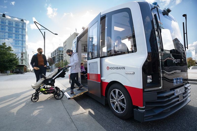 Das Shuttle im Projekt Heat darf nun auch Fahrgäste transportieren - sie müssen sich per App anmelden.