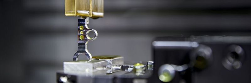 Bereits vom Spannen der Bauteile des Längenmesstechnik-Spezialisten Kroeplin hängt die spätere Bearbeitungsqualität ab. Dank Komplettbearbeitung auf der Bumotec s191 konnte Kroeplin daher Bearbeitungszeit und Kosten generell um mindestens 30 % senken.