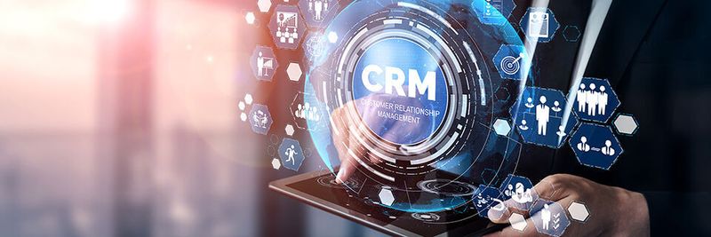 Unternehmen, die sich zwischen On-Premises-Betrieb oder cloud-basierter Bereitstellung entscheiden wollen, sollten die langfristige Perspektive nicht außer Acht lassen.