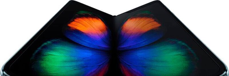 Ein faltbares Display beim Samsung Fold: Das Smartphone ist mit 5G-Technik ausgestattet. Durch die Kombination von cleverer Display-Technik mit dem neuen Mobilfunkstandard erhofft sich die Displaybranche einen Wachstumsschub.