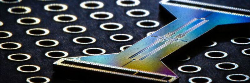 Der Quantencomputer „H1“ von Honeywell basiert auf einer Ionenfalle und weist den bisher höchsten Quantenvolumen-Wert auf.