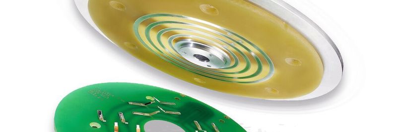 Der Teller-Schleifring von Kübler steht für eine zuverlässige Übertragung von Last und Signalen in einer kompakten Bauform von 10 mm bis 15 mm.