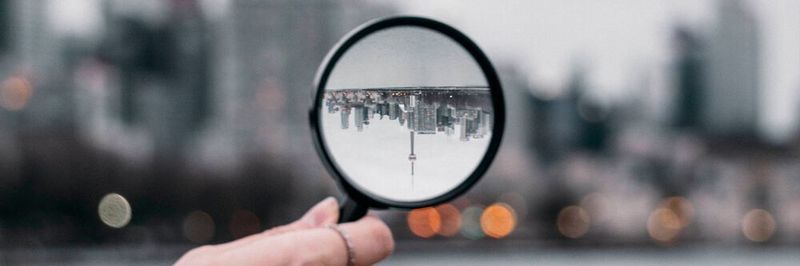 Seit Anfang September finden Bildsuchende bei Google Images nicht mehr nur die Suchergebnisse und den Namen des Fotografen – neu hinzugekommen ist der direkte Link zum Kaufen einer Lizenz.