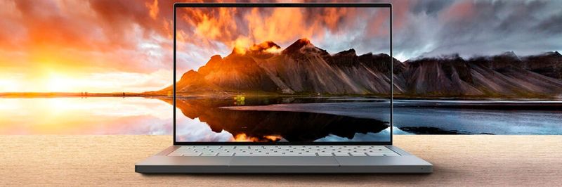Das Chassis des Razer 13 mit mattem 13,4-Zoll-Full-HD-Display besteht aus Aluminium. Das Tiger-Lake-Notebook bringt damit knapp 1,4 kg auf die Waage.