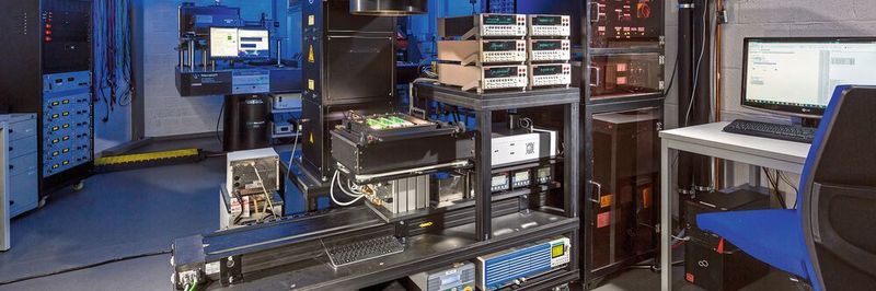 Messsysteme im Solarzellenkalibrierlabor des ISFH CalTeC, die im Rahmen des 2Power-Messtechnik Projektes zur Messung von Tandemsolarzellen weiterentwickelt werden