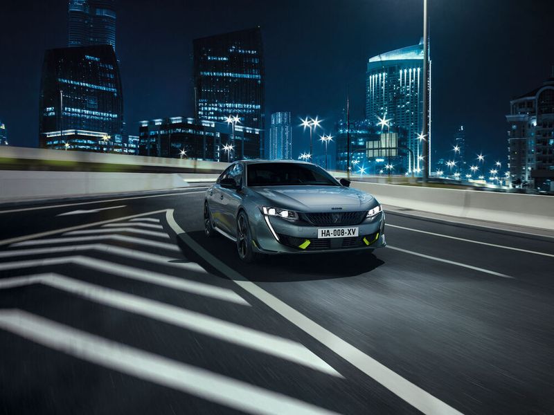 Mit dem 508 PSE nimmt Peugeot ein neues Flaggschiff ins Programm.