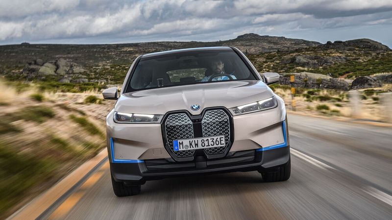 Die Preise für den BMW iX stehen noch nicht fest.