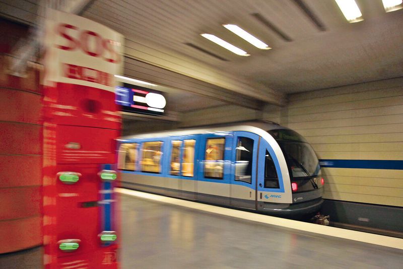 Busse und Bahnen waren wegen der Pandemie so leer wie nie seit der Wiedervereinigung, zumal das Angebot nahezu komplett aufrechterhalten wurde.