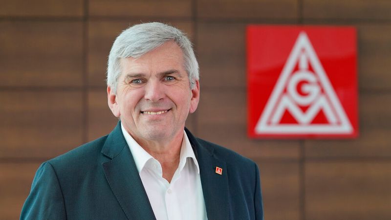 IG-Metall-Chef Jörg Hofmann fordert eine schnelle Auszahlung der Hilfen aus dem „Autogipfel“.