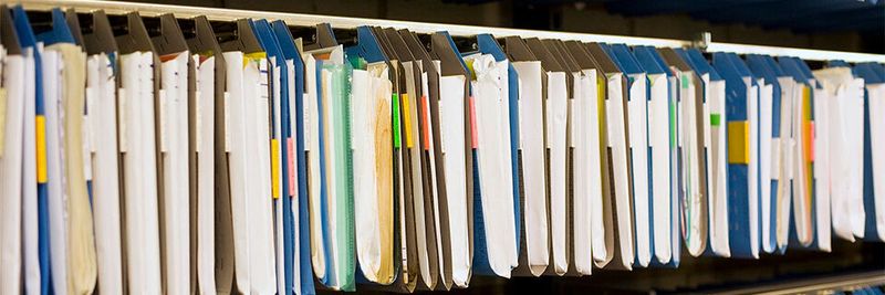 Abschied von analogen Ordnern: Die Digitalisierung über sämtliche Branchen hinweg erfordert Archivierungsstrategien.