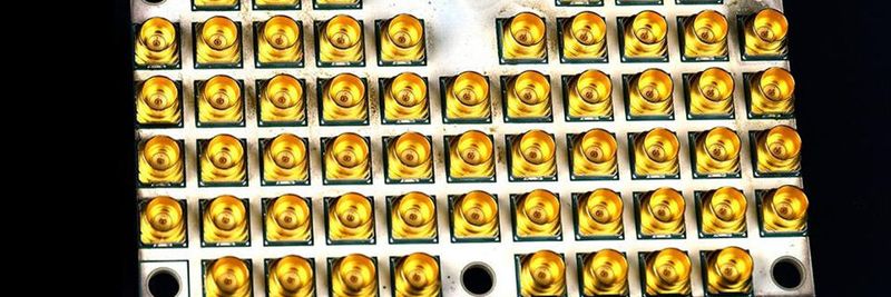 Auch Intel bastelt an einen Quanten-Chip. „Tangle Lake“ liefert 49 Qubits Leistung.