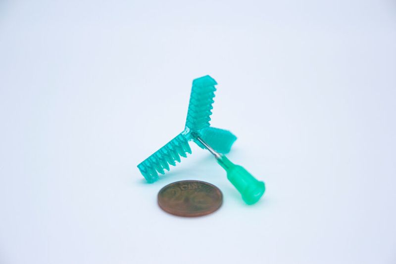 Der winzige Soft-Gripper wurde 3D-gedruckt.