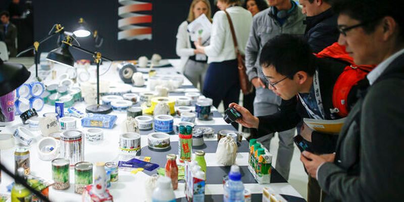 Viele Besucher und Aussteller sind international auf der Interpack – das wäre im Frühjahr 2021 nicht umzusetzen.