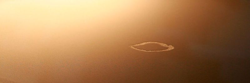 Blick in den Bauraum einer SLS-Anlage: der Laser hat bereist einen Teil der definierten Flächen gesintert.