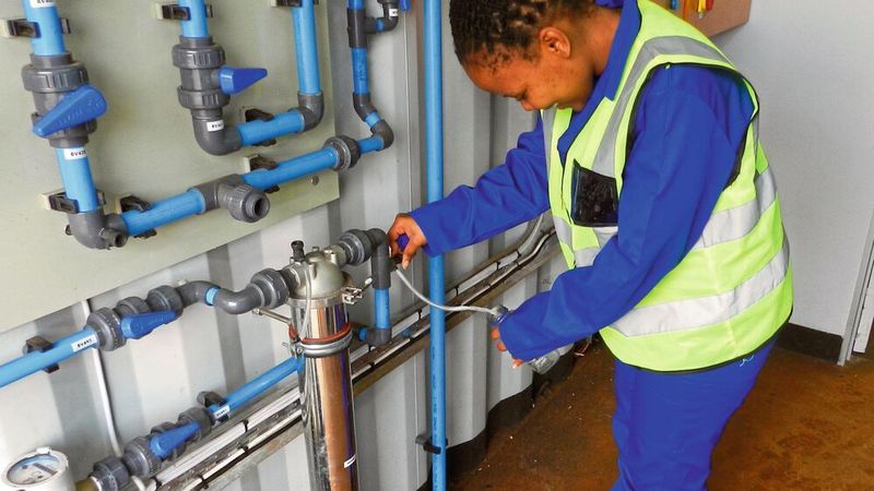Sauberes Wasser: Regelmäßige Kontrollen sichern die Wasserqualität.