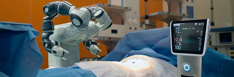 Bild 1: Bei Chirurgie-Robotern ist höchste Präzision durch z.B. synchronisierte Steuerung mehrerer Achsen entscheidend.