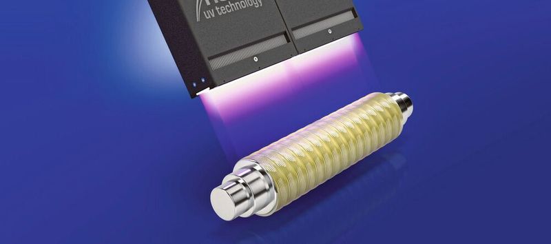 Vitralit UD 1405 lässt sich unter UV-Licht im Wellenlängenbereich von 365 nm oder mit sichtbarem Licht bei 405 nm in kürzester Zeit aushärten.