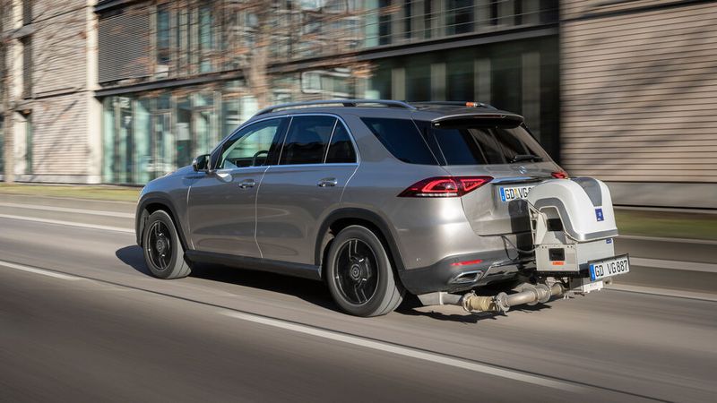 Daimler selbst spricht in Diesel-Affäre von bislang mehr als 4.500 Urteilen zu seinen Gunsten auf Ebene der Landgerichte und weniger als 250 Niederlagen.