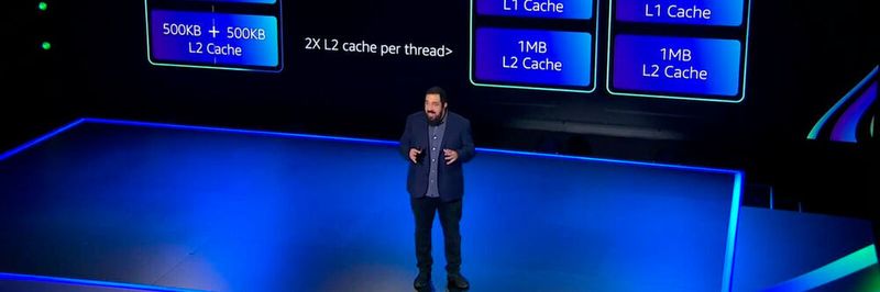 Peter de Santis, Vice President bei AWS für die globale Infrastruktur zuständig, erklärt auf seiner Keynote, welche Leistungssteigerung die neue „c6.large“-Instanz gegenüber der bisherigen „c5.large“-Instanz – beide sind mit „Graviton2“ ausgestattet - bedeutet.