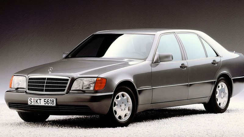 Hat im kommenden Jahr ein Anrecht auf ein H-Kennzeichen: die Mercedes S-Klasse (W 140).