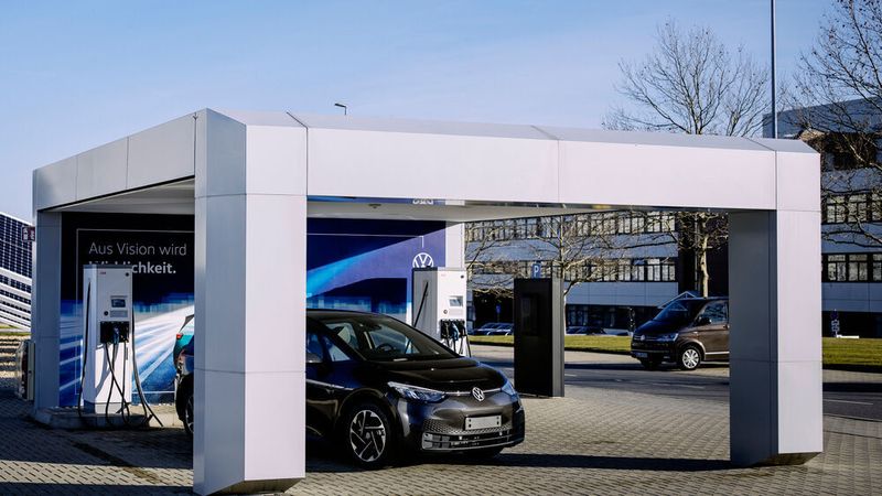 Autos mit rein elektrischen oder Plug-in-Hybrid-Antrieb haben im vergangenen Jahr große Marktanteile gewonnen.