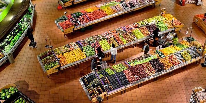 Breite Gänge, wenig Kunden – eine Umfrage untersucht, welche Corna-Schutzmaßnahmen von Bürgern als besonders gut bewertet werden.
