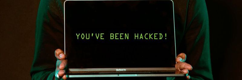 Eine auf Ethical Hacking ausgelegte Sicherheitsstrategie hilft dabei, Schwachstellen im Code ausfindig zu machen und nachhaltig zu beheben.