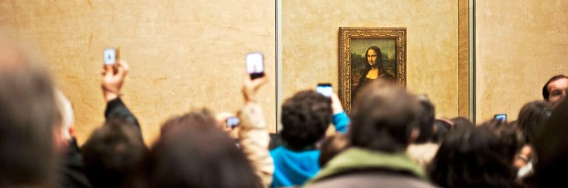 Fotografie in seiner repräsentativen wie kommunikativen Funktion hat einen großen Einfluss auf das gesellschaftliche Kollektiv und damit auch auf Marketing- und Vertriebsstrategien.