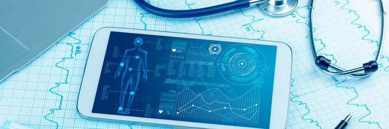 Von medizinischen Apps über Software für die Therapieplanung oder der Firmware von Ultraschallgeräten bis hin zu klinischen Informationssystemen: Rechtlich gesehen ist eine Software ein Medizinprodukt, wenn sie einem medizinischen Zweck dient.