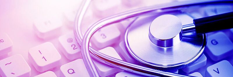 Seit Anfang 2021 müssen Krankenhäuser die TI-Fachanwendungen verpflichtend umsetzen.