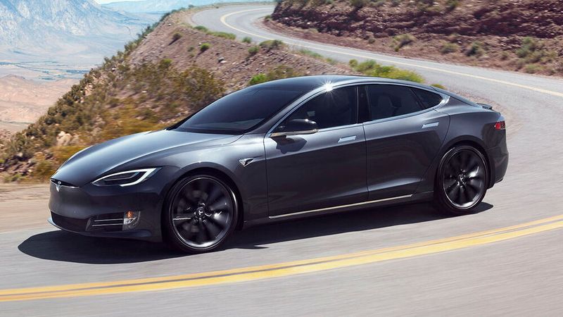 Bei vielen Tesla-Modellen gibt es offenbar Speicherdefekte.