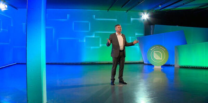 „Wir verbinden KI und Konnektivität zu AIoT, um die Energieeffizienz zu erhöhen und Corona zu bekämpfen“, erklärt Bosch-Geschäftsführer Michael Bolle auf der CES 2021.