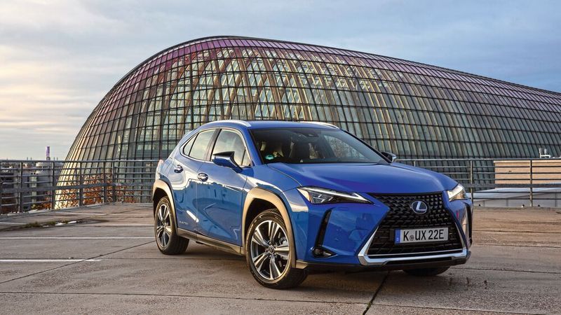 Bestseller: Von den 3.530 Lexus-Neuzulassungen im Jahr 2020 gingen circa 1.500 Einheiten auf das Konto des UX. 2021 rückt das Modell durch den Auslauf von CT, IS und RC noch stärker in den Mittelpunkt.