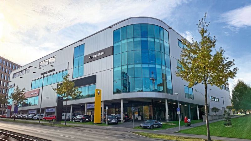 Seit Frühjahr letzten Jahres hat das Autohaus von der Weppen seine Zentrale auf der Stuttgarter Automeile.
