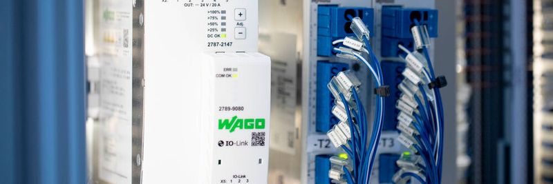 Kommunikativ: die DIN-Rail-Netzteile der Serie Pro 2 lassen sich mit einem Kommunikationsmodul zum Austausch von Daten mit einer SPS oder einem IoT-Gateway erweitern.