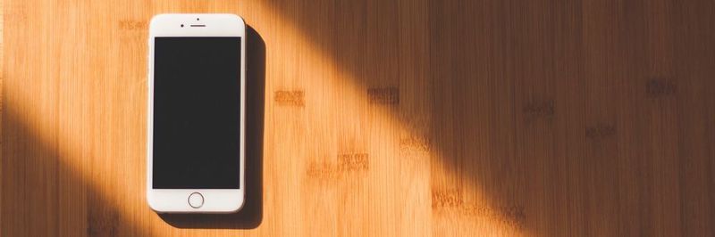 In den USA gibt es Clubhouse seit März 2020. Die Entwicklung dort zeigt, dass die großen Accounts von Investoren geführt werden. Offen ist aber noch, wie sich Clubhouse monetarisieren lässt.
