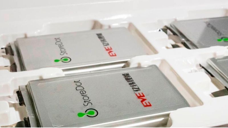 Zusammen mit dem chinesischen Batterieproduzenten EVE will Storedot in diesem Jahr erste Prototypen für E-Autos bauen.